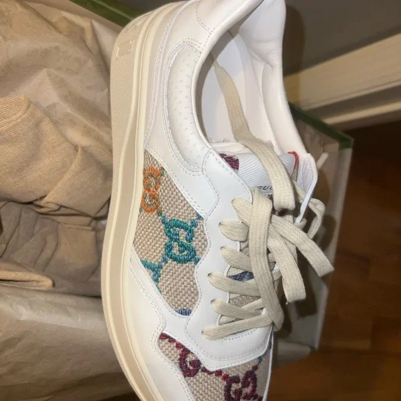 Gucci White Sneakers with Multicolor Logo. BRAND NEW sz 41 - Picture 5 of 7